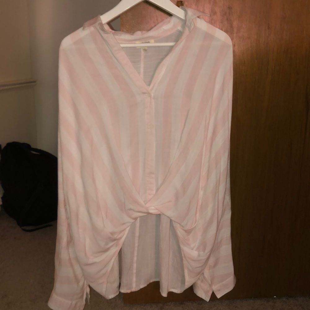 Women’s button up shirt